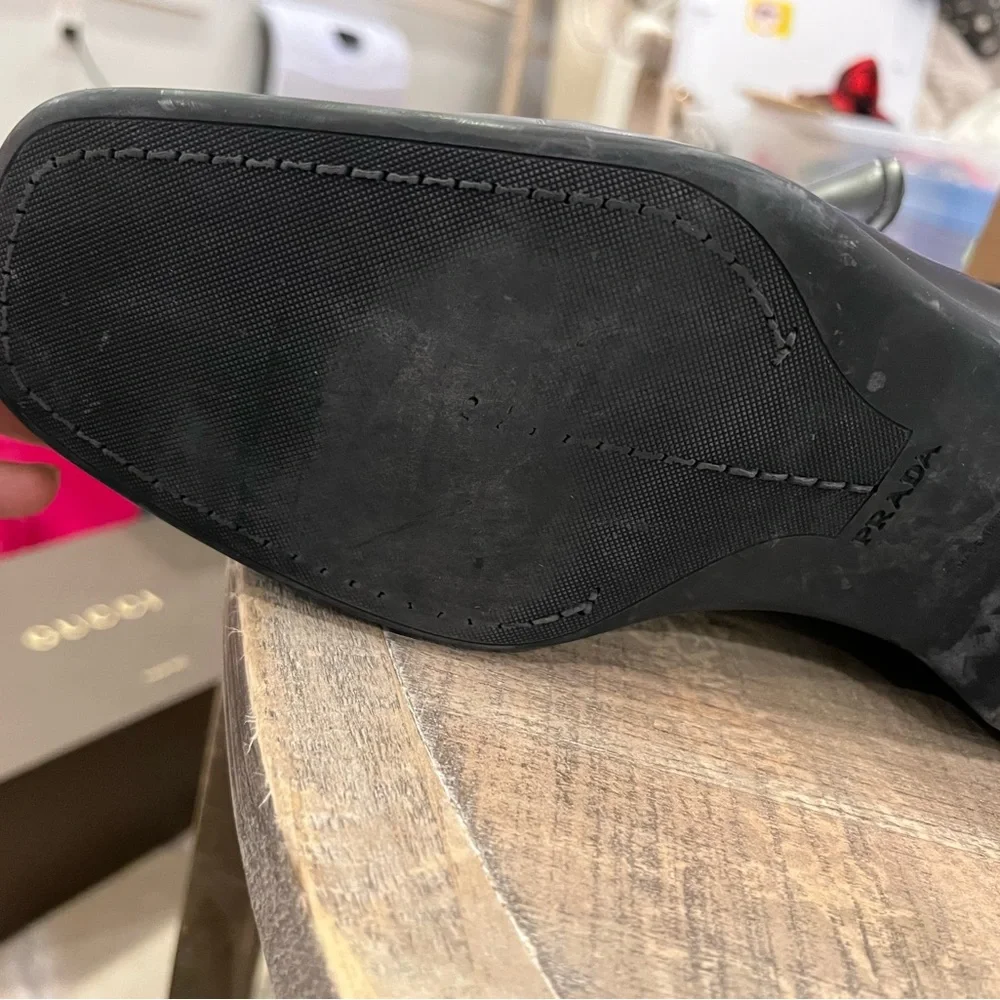 Prada Mens Black leather loafers triangle emblem 9.5 US 10.5 - Picture 2 of 6